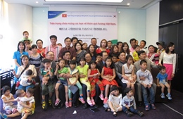Hỗ trợ cô dâu Việt về thăm quê 